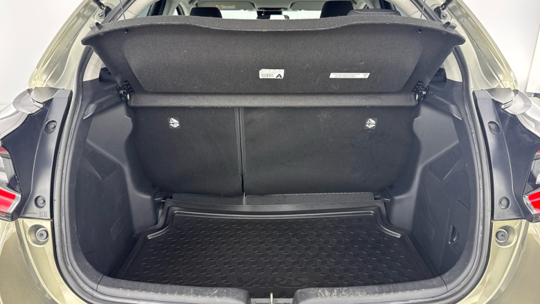 Toyota Yaris 1.5 Hybrid Design 5dr CVT Hybrid Hatchback